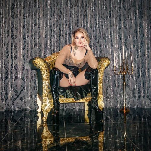 Galeriebild 10 von Bizarrlady Juna Linn