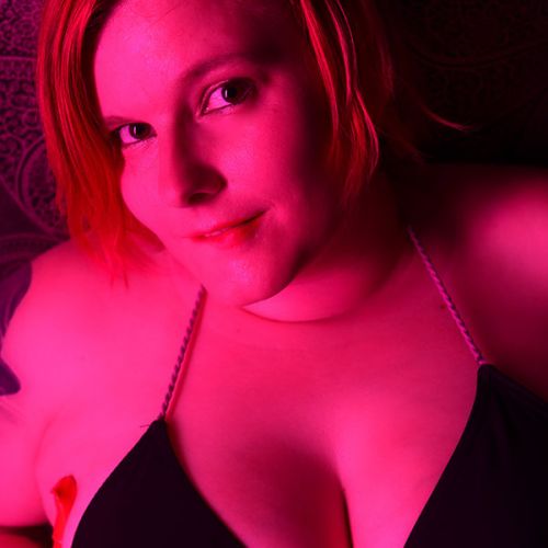 Galeriebild 11 von Ella Bizarr